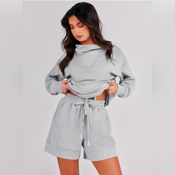 caracillia Pants - Women's 2 Piece Outfit Loose Fit Cowl Neck Sweatshirt & Short Set Sz Small NWT